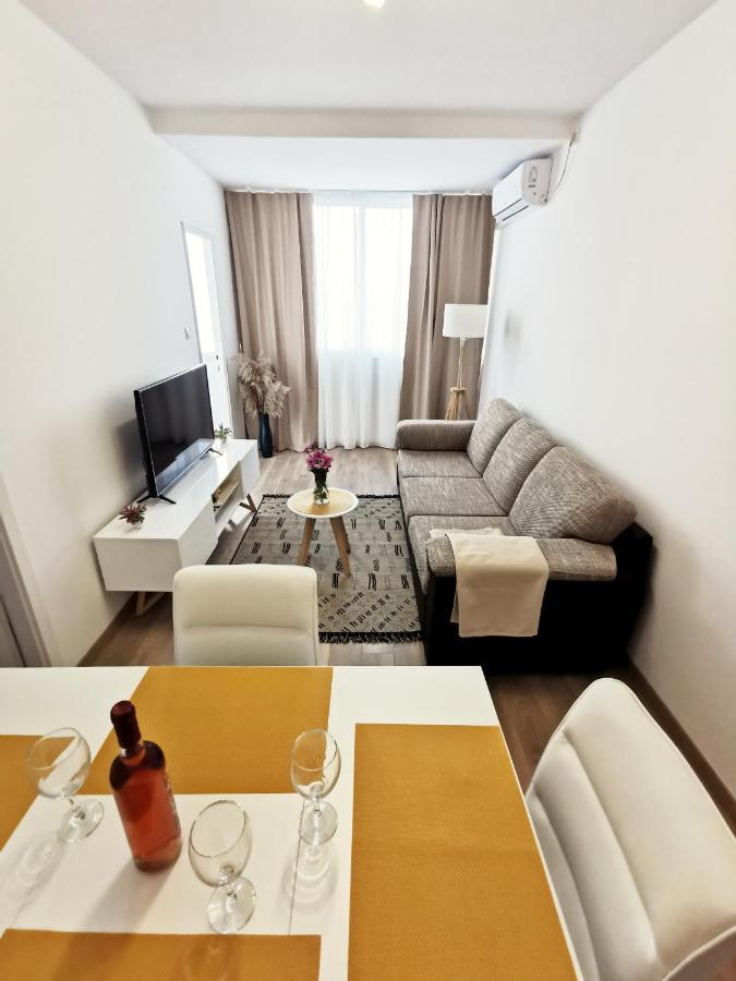 Apartman Tajchi, 5 Min From Rixos *