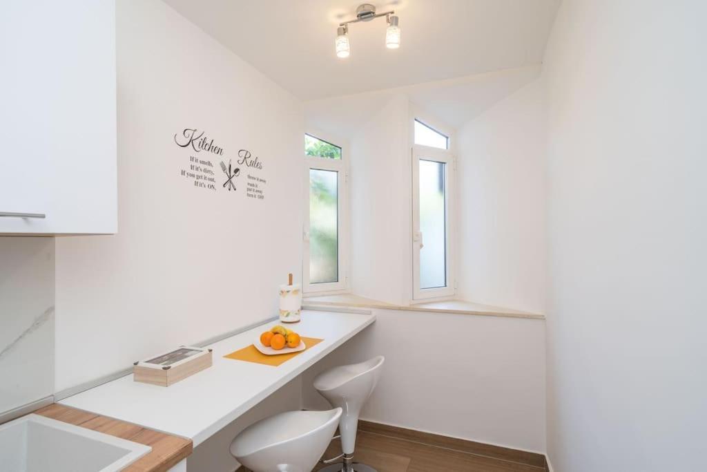 Tajchi, 5 Min From Rixos Apartman *