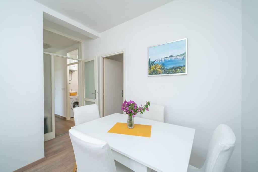 Tajchi, 5 Min From Rixos Apartman *